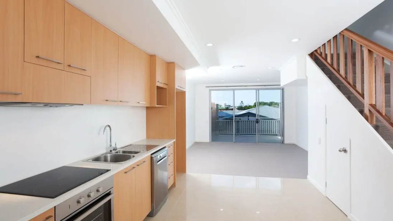 Whole property with 2 rooms for rent