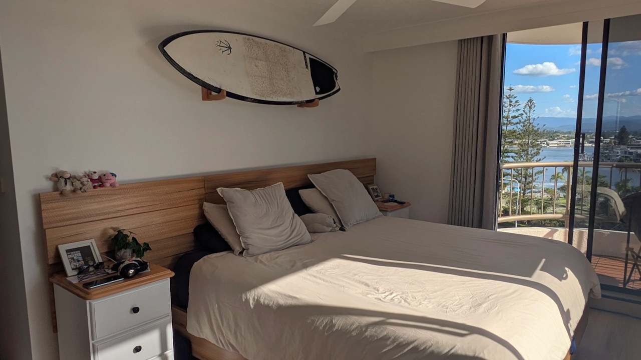 Furnished room with ensuite in a flatshare