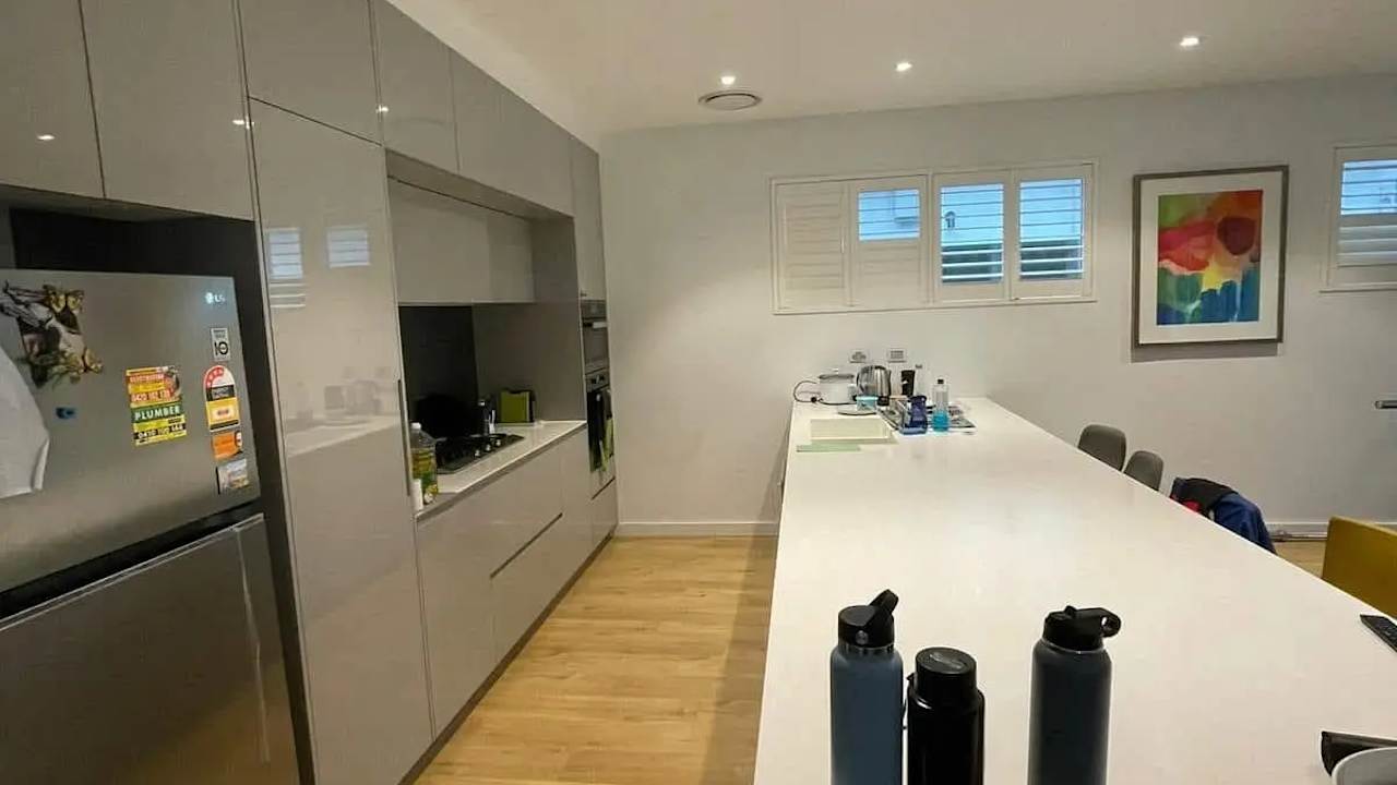 Room in a share house