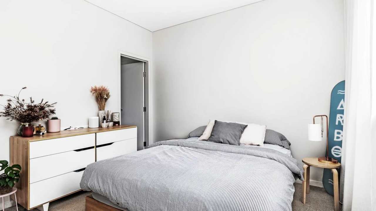 Furnished room with ensuite in a flatshare