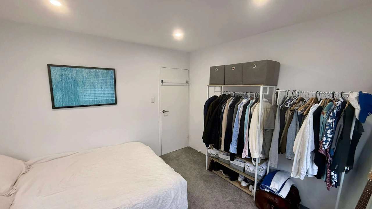 Unfurnished room in a flatshare