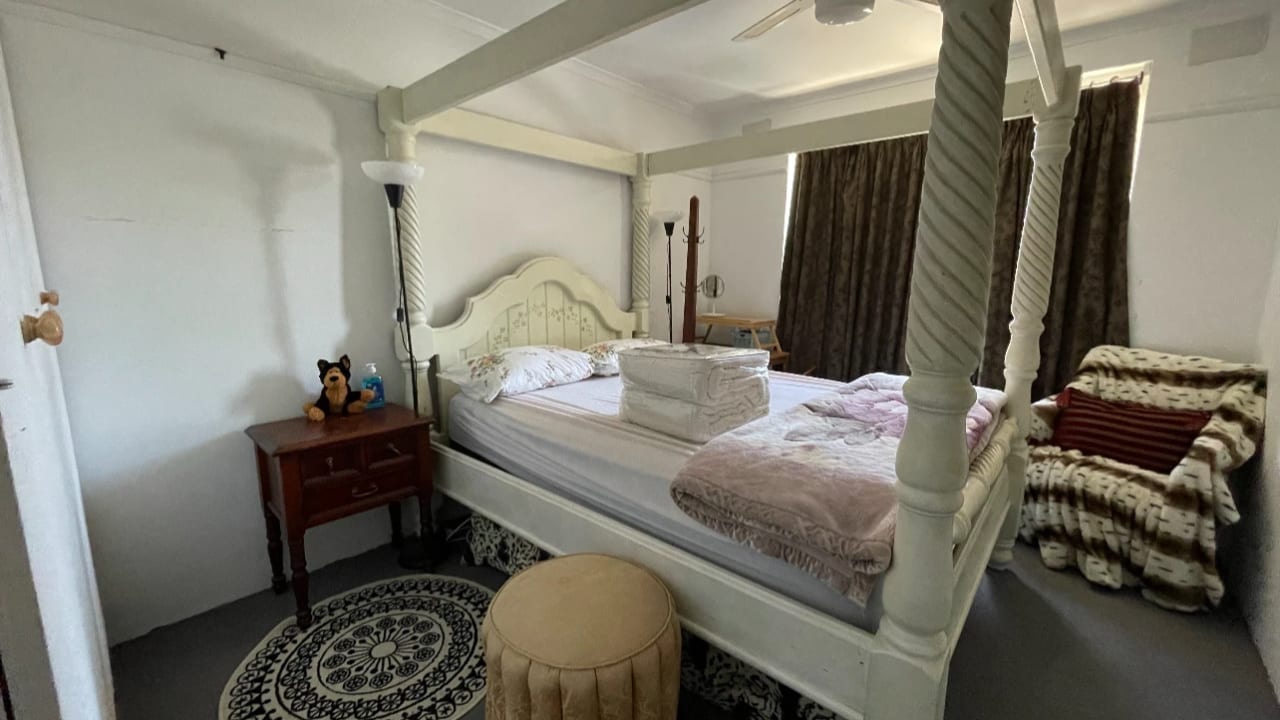 Whole property with 2 rooms for rent