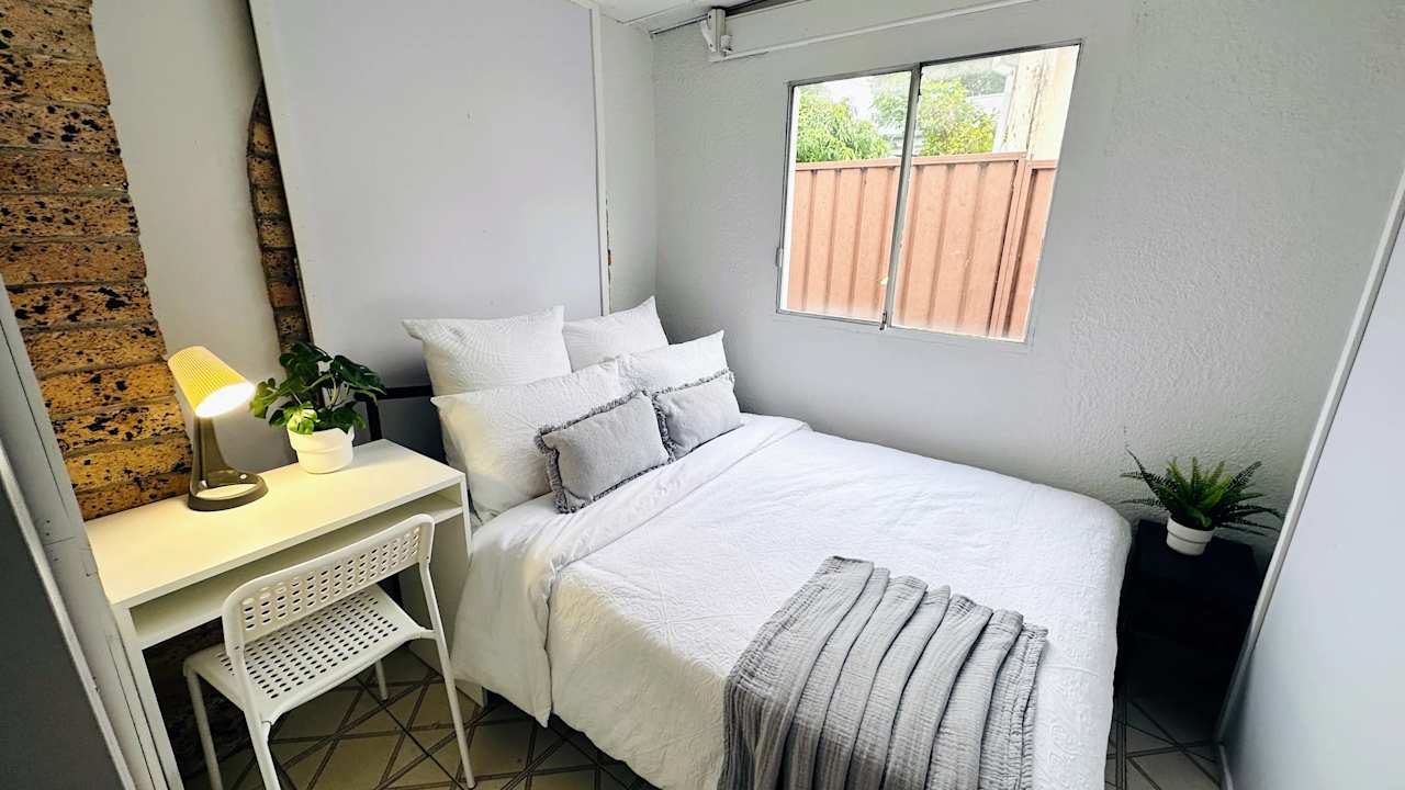 Furnished room in a share house