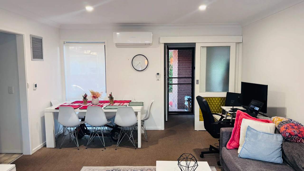 Furnished room in a share house