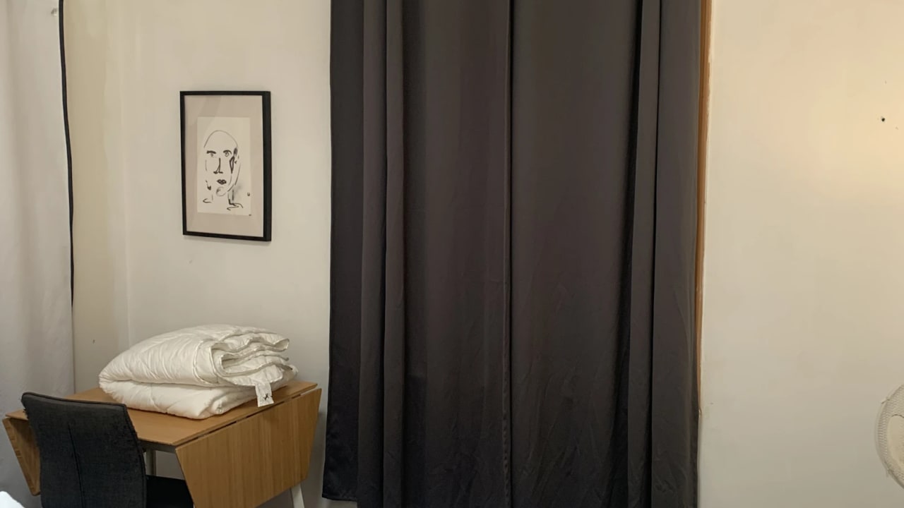 Furnished room in a share house