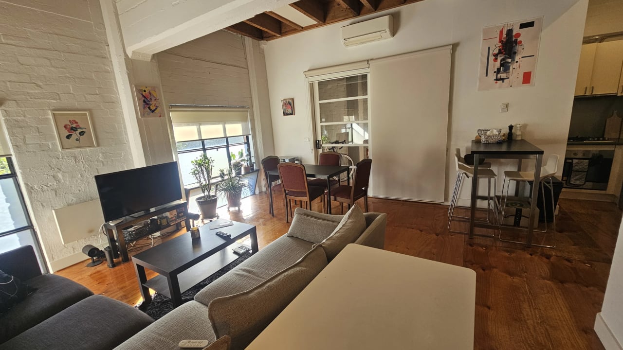 Unfurnished room in a flatshare