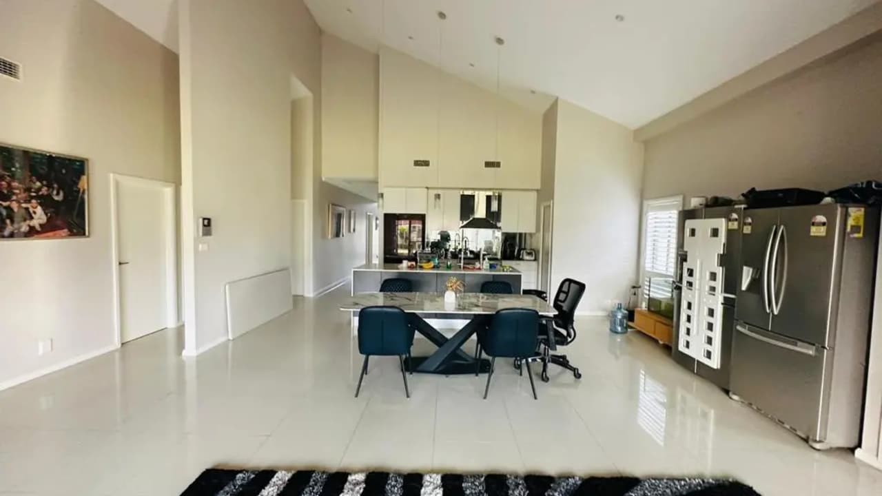 Furnished room in a share house