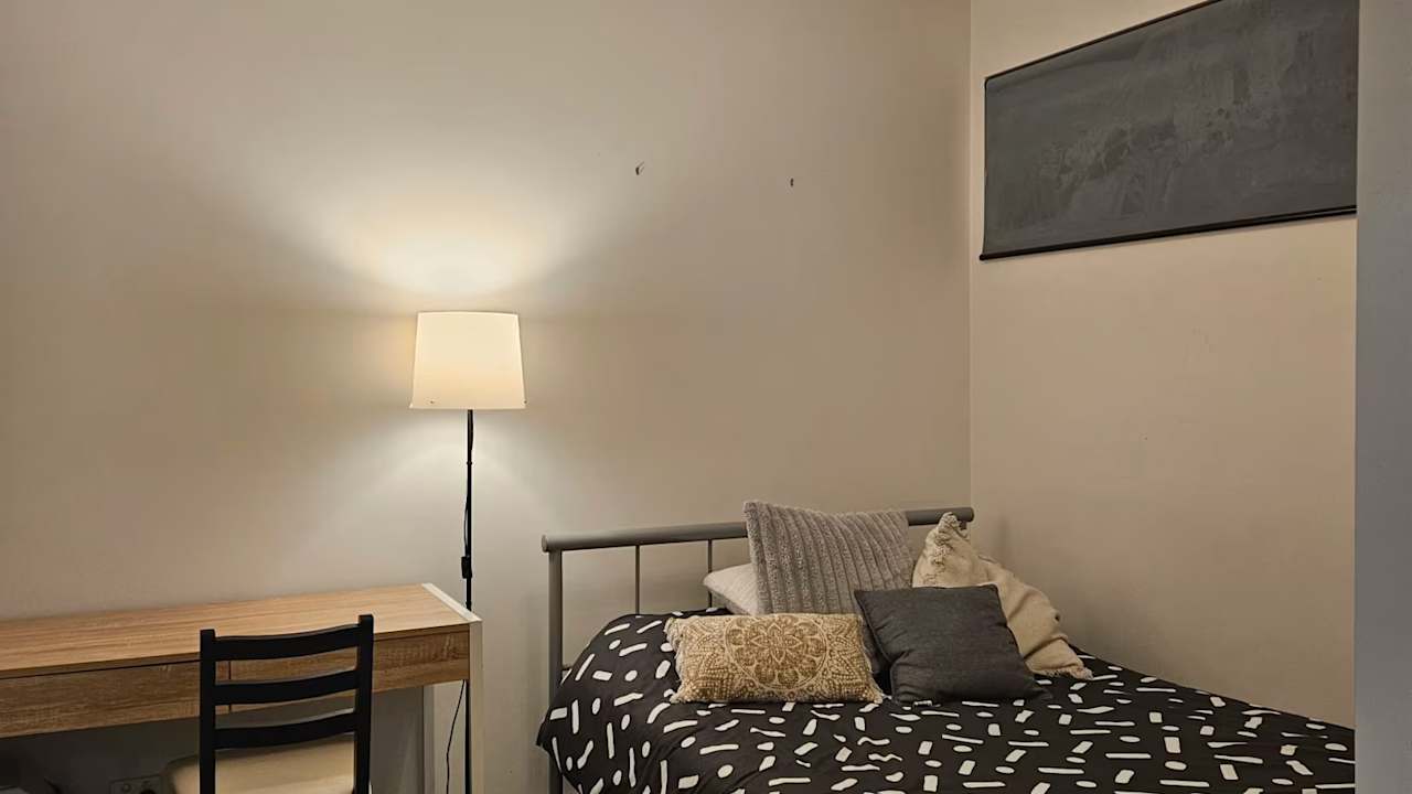 Furnished room with own bathroom