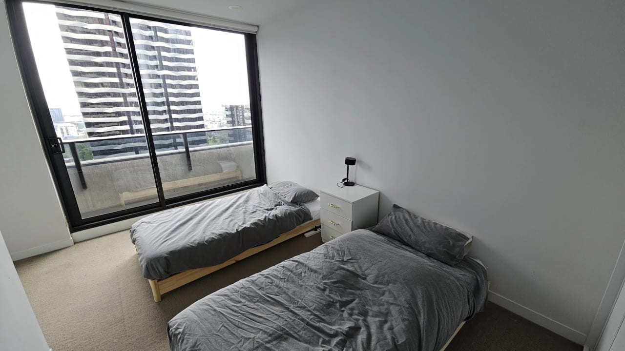 Furnished room in a flatshare