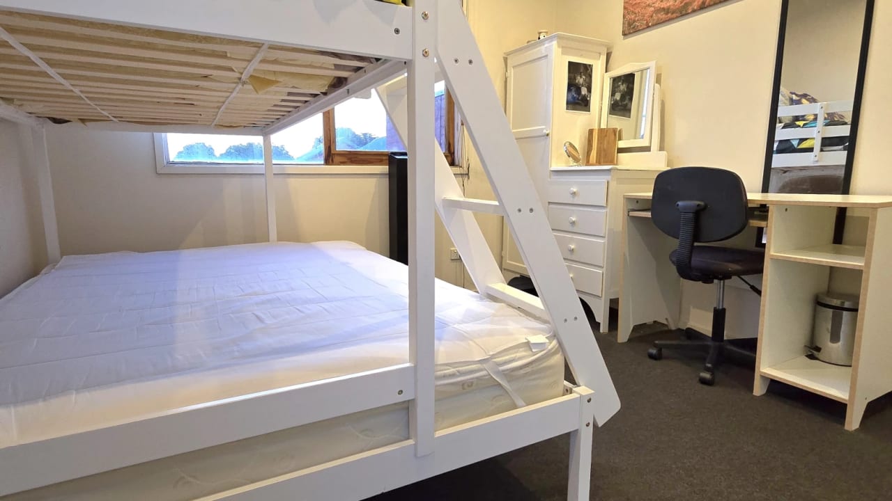 Furnished room in a share house