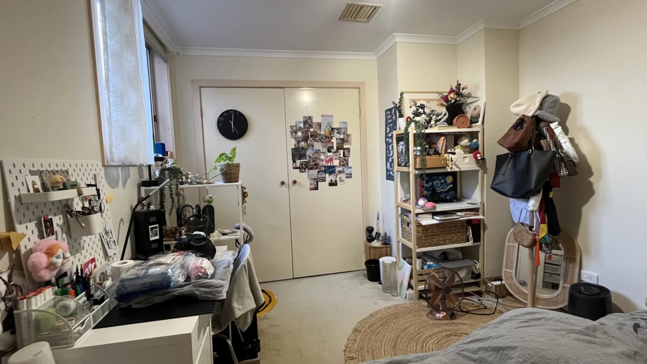 Room in a share house