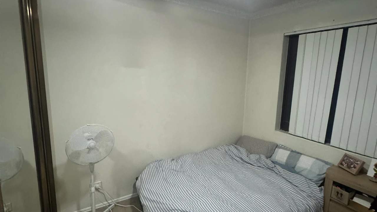 Room in a share house