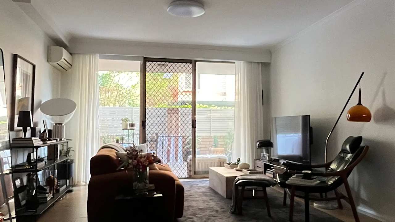 Unfurnished room in a flatshare