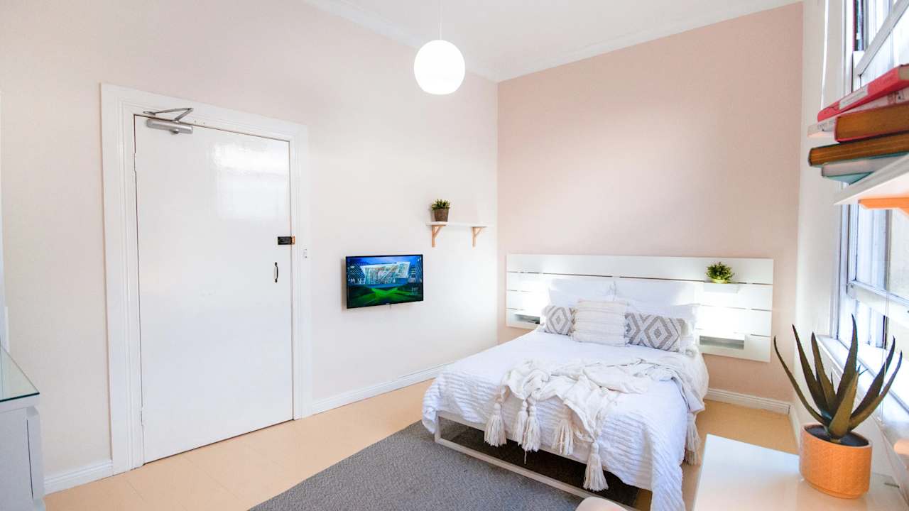 Furnished room in a share house