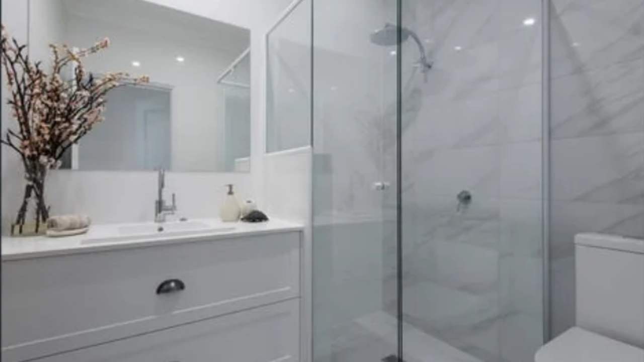 Unfurnished room with own bathroom