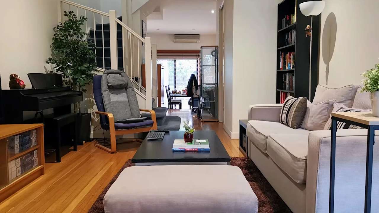Furnished room in a flatshare