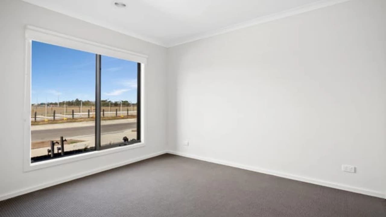 Unfurnished room in a share house