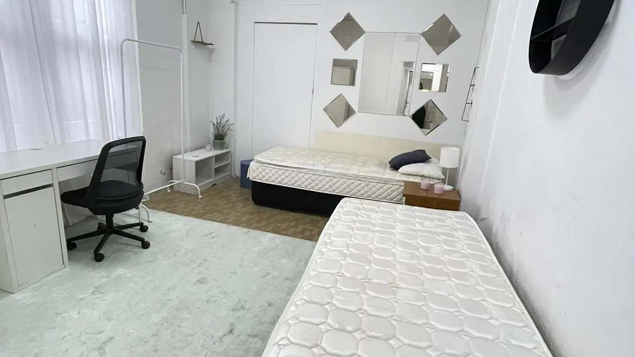 Furnished room in a share house