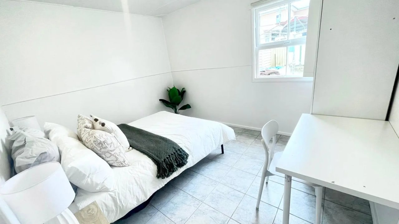 Whole property with 3 rooms for rent