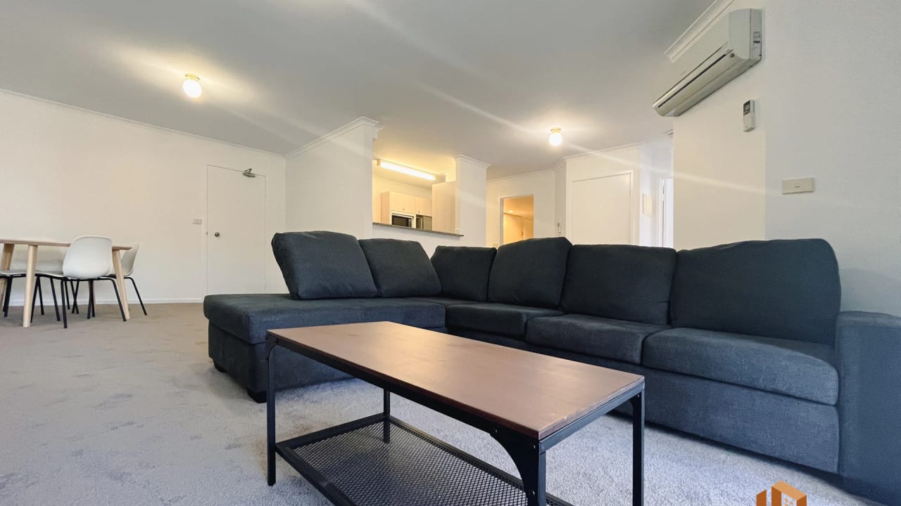 Furnished room with ensuite in a flatshare