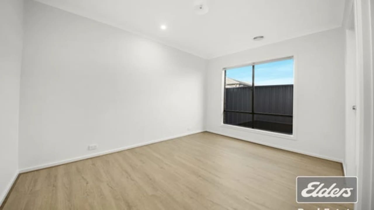 Unfurnished room in a share house