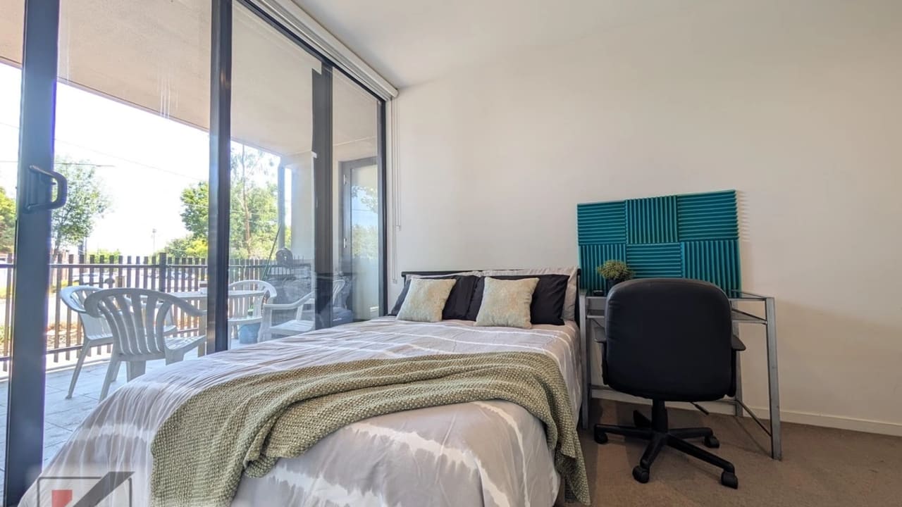 Furnished room in a flatshare