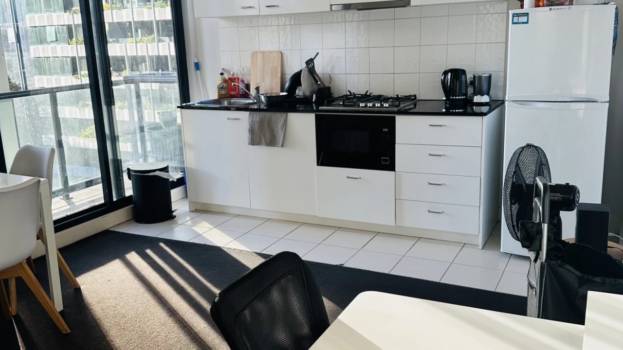 Furnished room in a flatshare