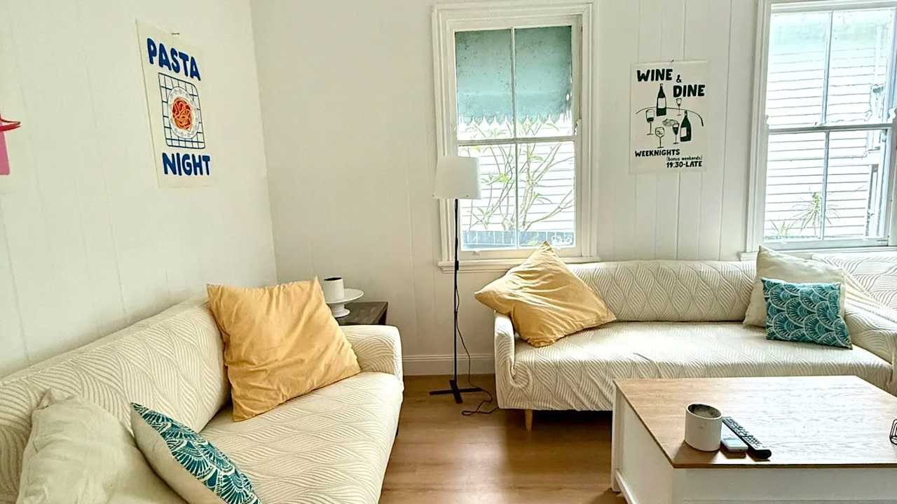 Furnished room in a share house