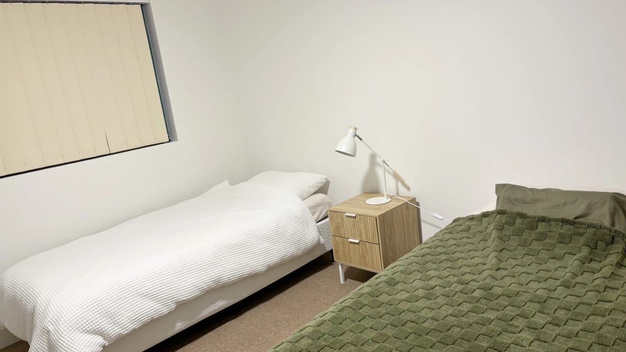 Furnished room in a flatshare