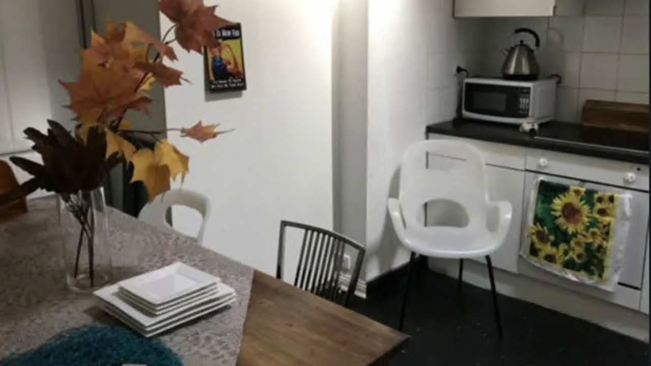 Furnished room in a share house