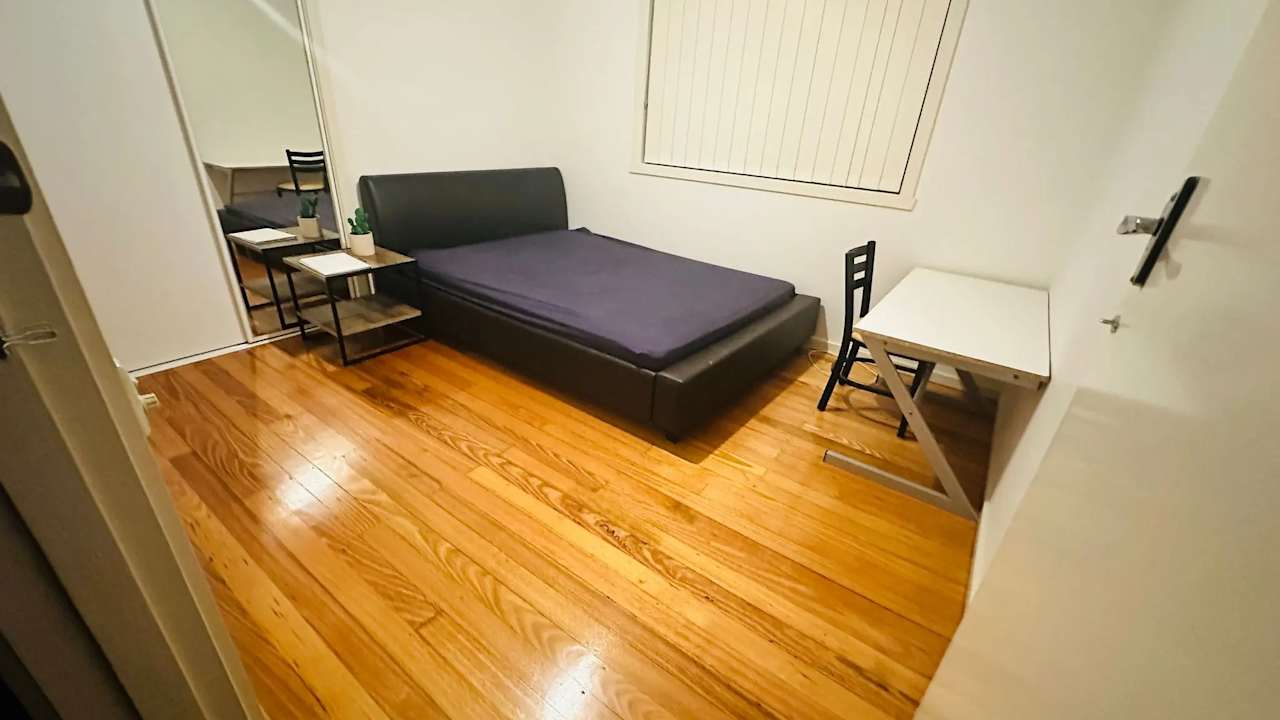 Room in a share house