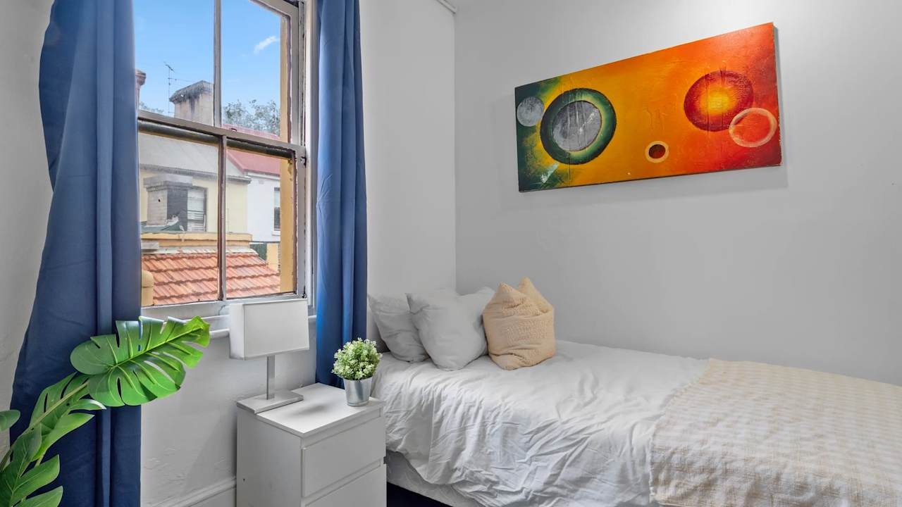 Furnished room in a flatshare