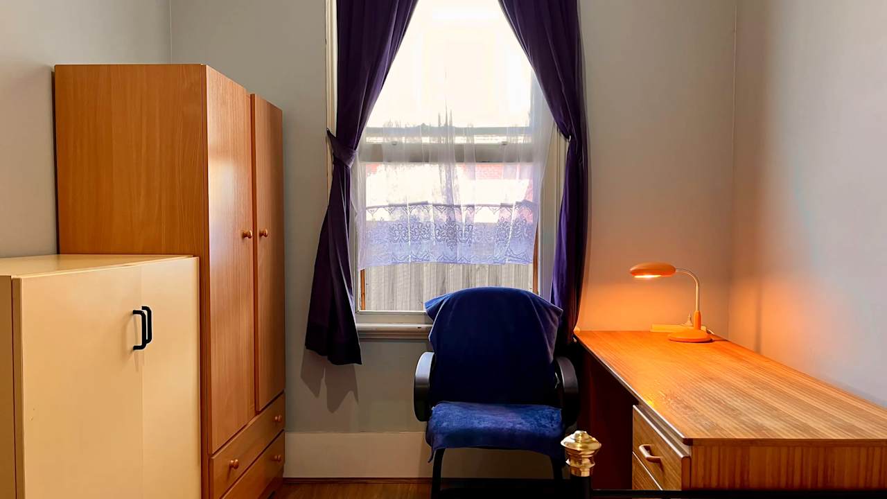 Furnished room in a share house