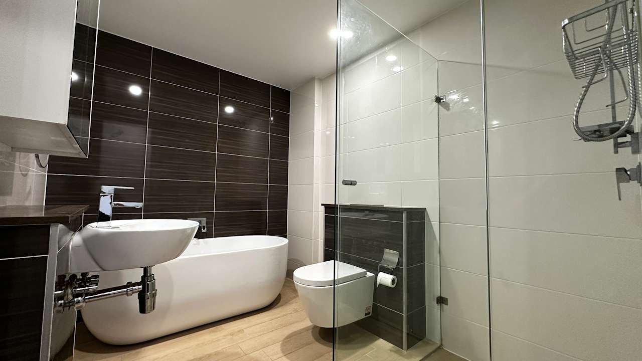 Whole property with 2 rooms for rent