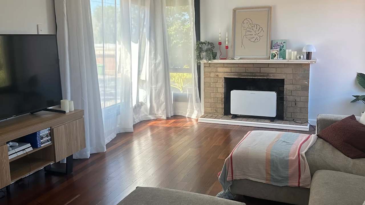 Room in a share house