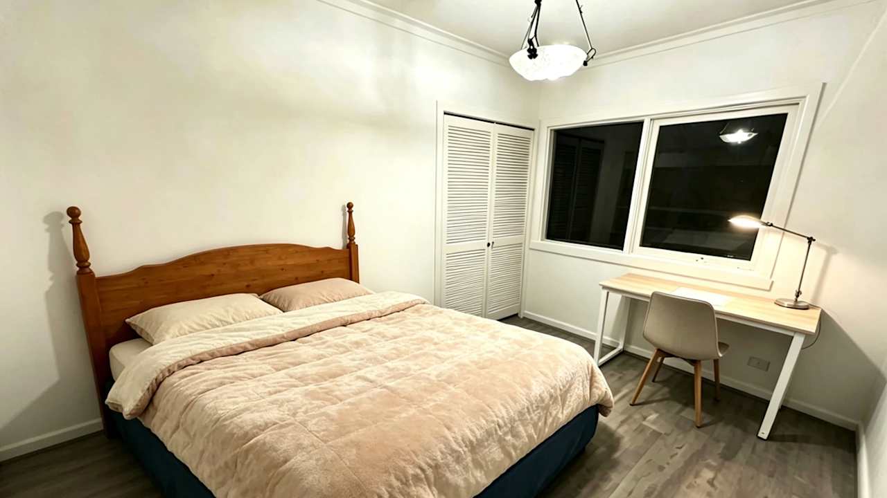Furnished room in a share house