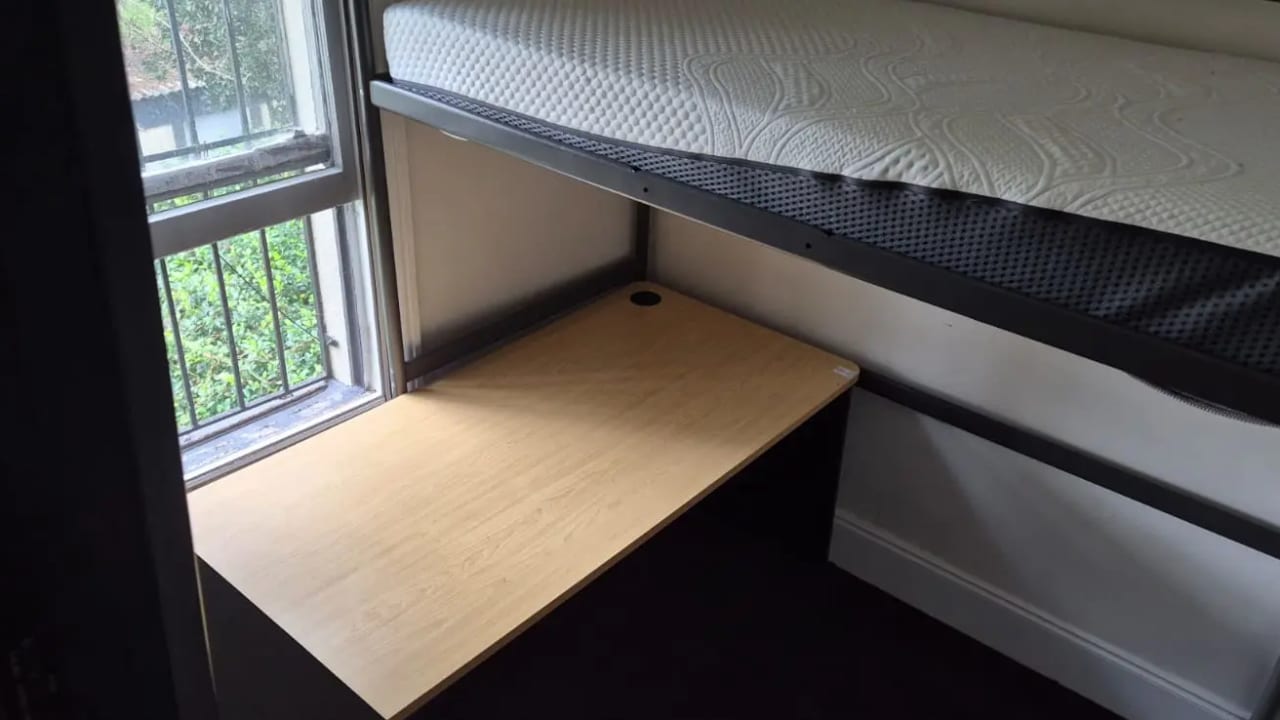 Furnished room in a share house