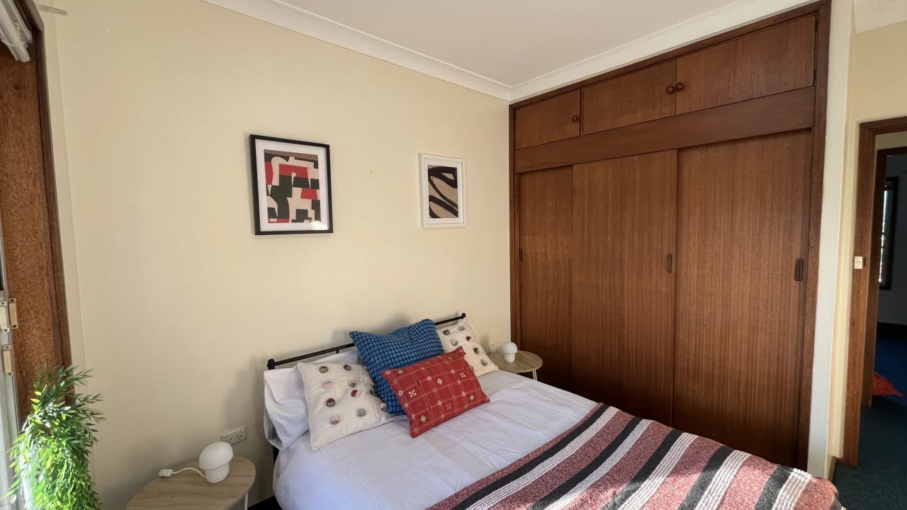 Room in a share house