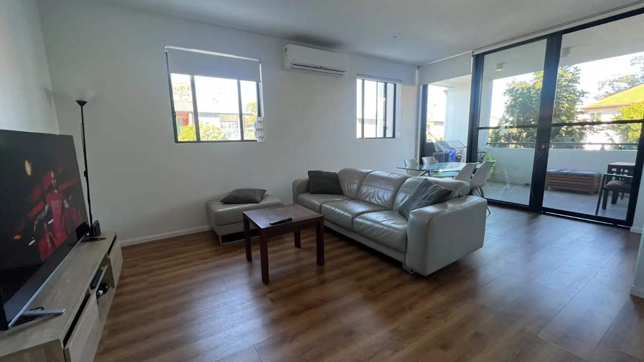 Unfurnished room in a flatshare
