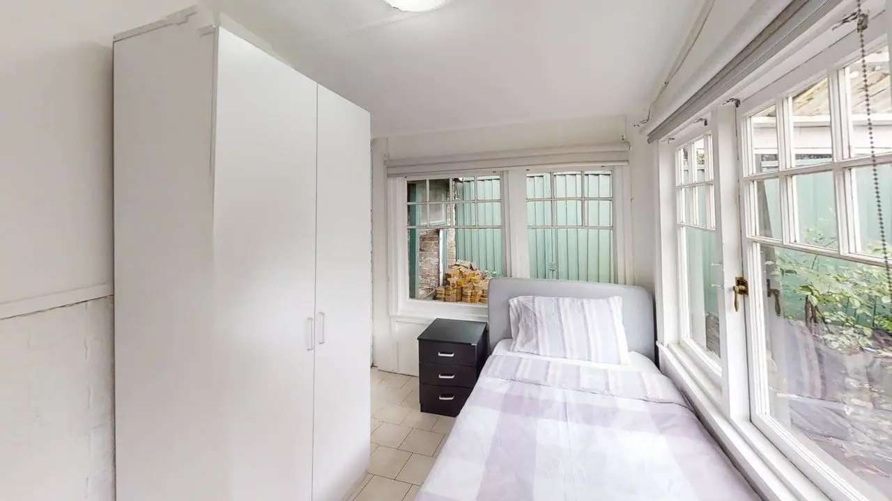 Furnished room in a share house