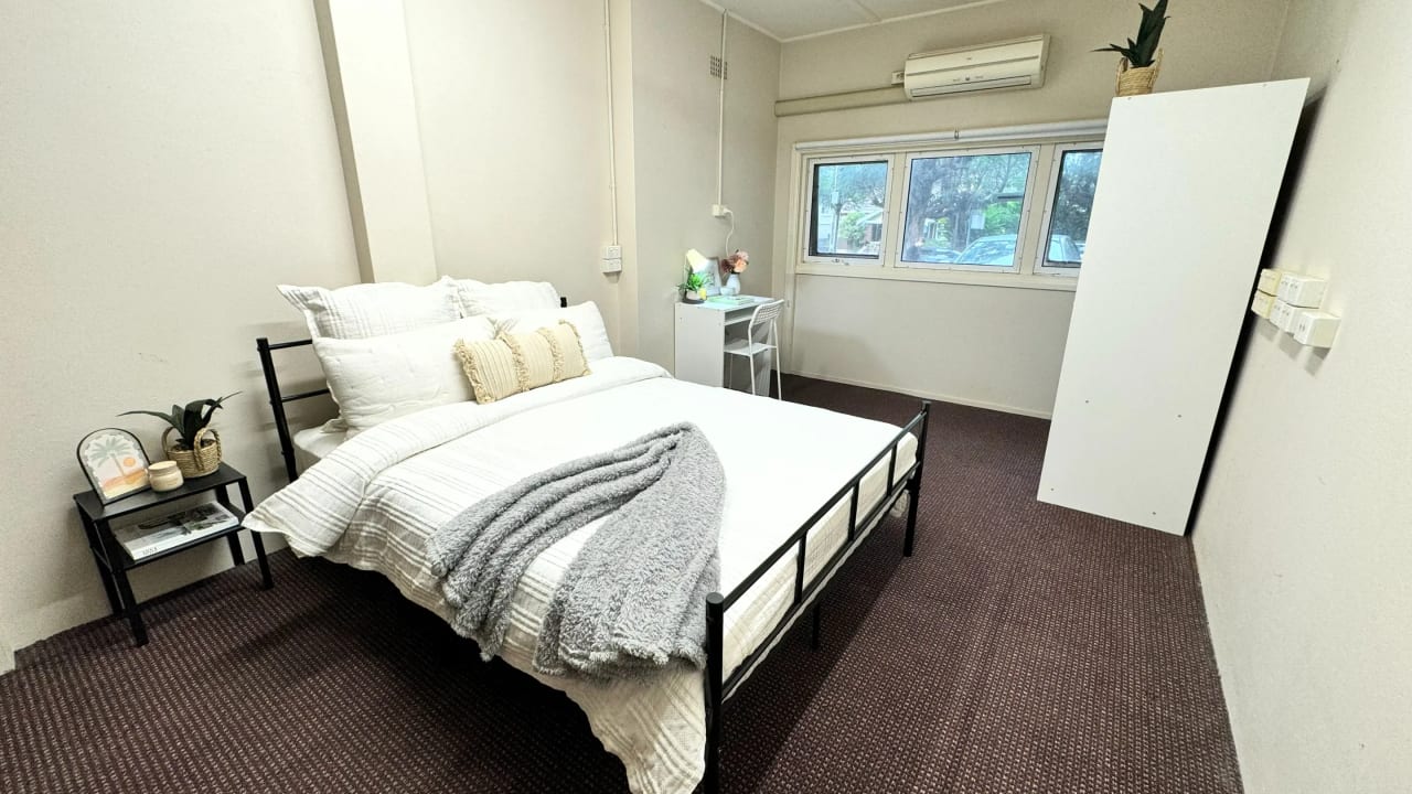Furnished room in a share house