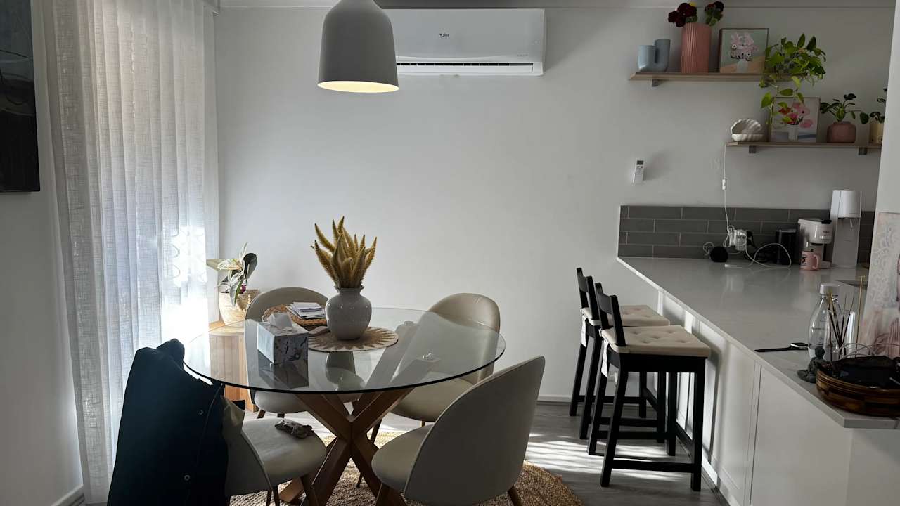 Room in a share house