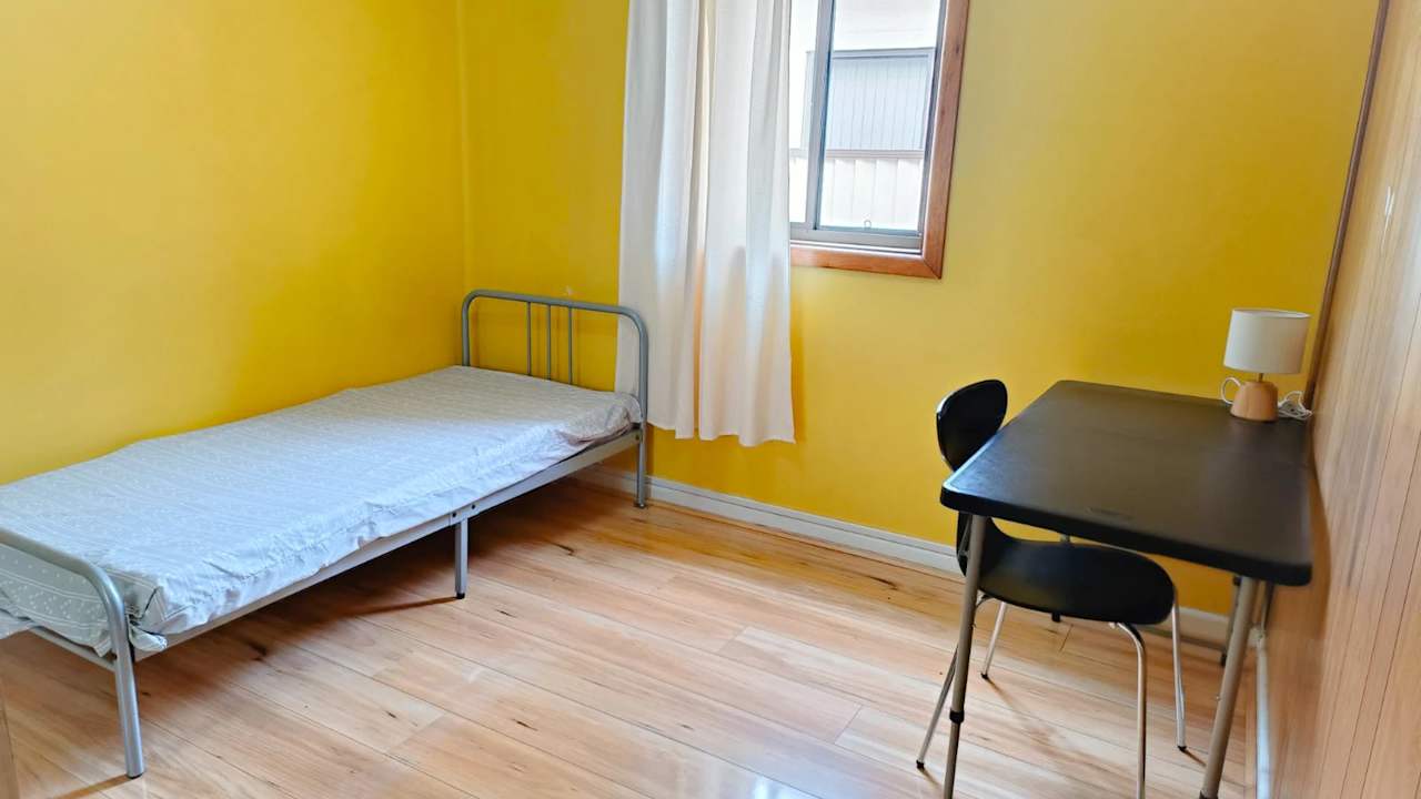 Room in a share house