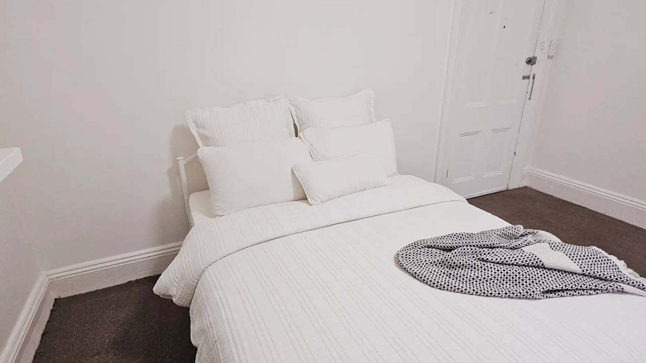 Furnished room studio flat for rent