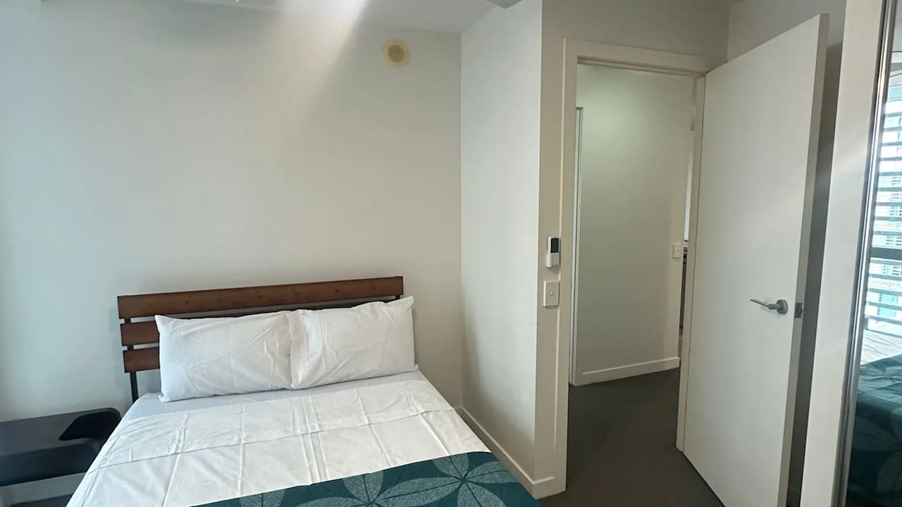 Furnished room in a flatshare