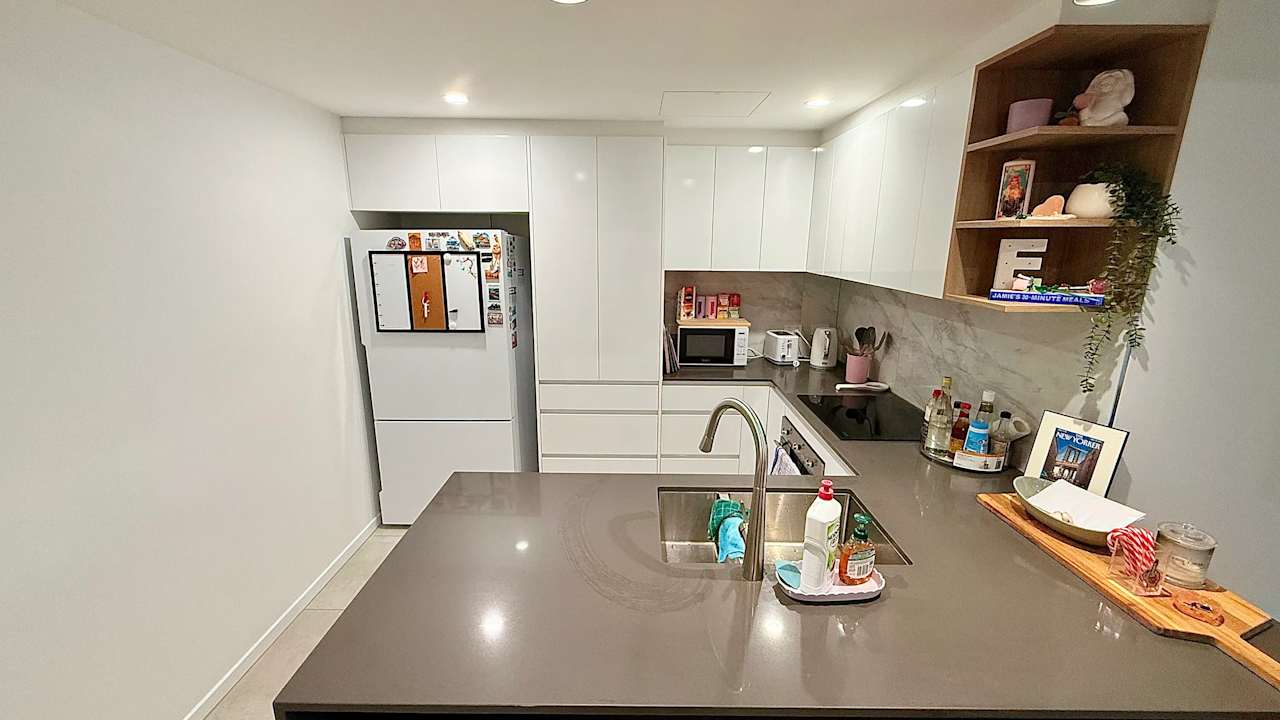 Unfurnished room with own bathroom