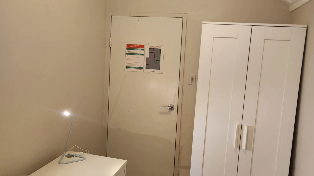 Furnished room in a share house