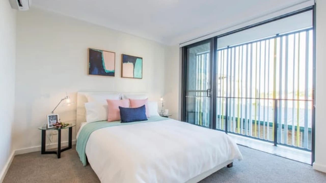 Unfurnished room with own bathroom