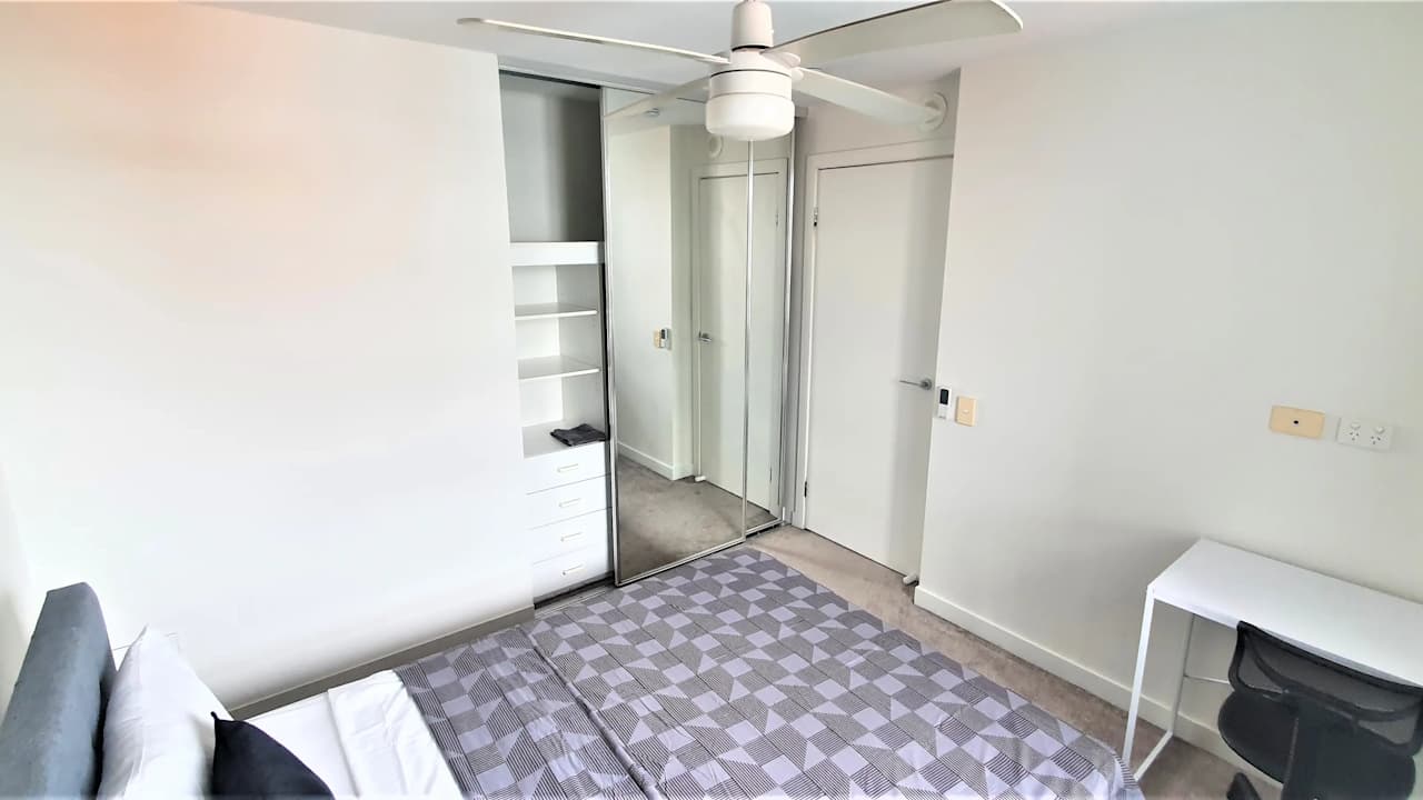 Furnished room in a flatshare