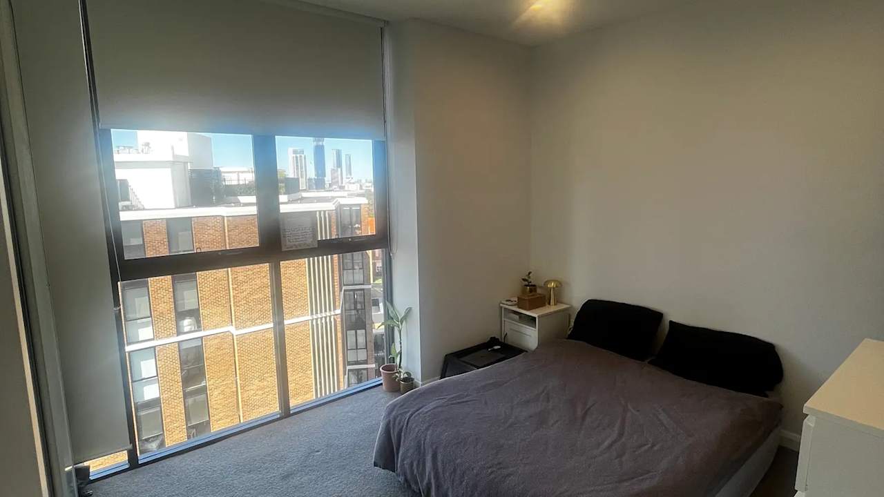 Unfurnished room with ensuite in a flatshare